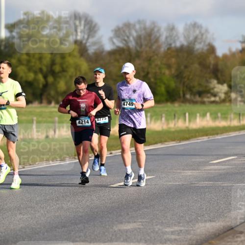 12.04.2026 - 45. Internationalen Wilhelmsburger Insellauf Dr. Thomas Lammeyer http://msf.ph/oto/9432208 12.04.2026 09:14:14 Laufen 4766, 4214, 4275, 4749, 4495 meine-sportfotos.de