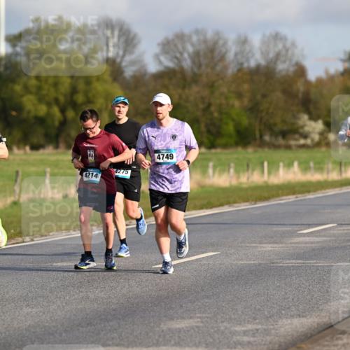 12.04.2026 - 45. Internationalen Wilhelmsburger Insellauf Dr. Thomas Lammeyer http://msf.ph/oto/9432210 12.04.2026 09:14:14 Laufen 4214, 4275, 4749, 4495 meine-sportfotos.de