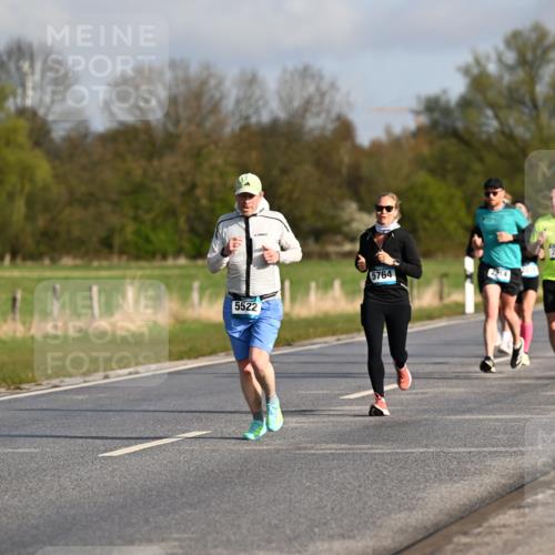 12.04.2026 - 45. Internationalen Wilhelmsburger Insellauf Dr. Thomas Lammeyer http://msf.ph/oto/9432236 12.04.2026 09:14:20 Laufen 5522, 5764, 2325 meine-sportfotos.de