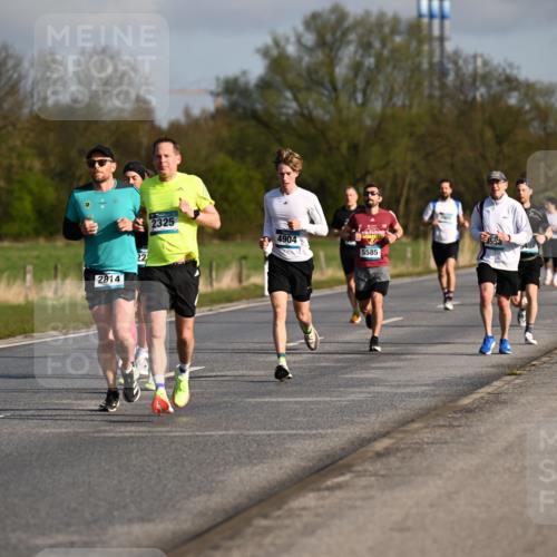 12.04.2026 - 45. Internationalen Wilhelmsburger Insellauf Dr. Thomas Lammeyer http://msf.ph/oto/9432255 12.04.2026 09:14:23 Laufen 2814, 22, 2325, 556, 4904, 5585 meine-sportfotos.de