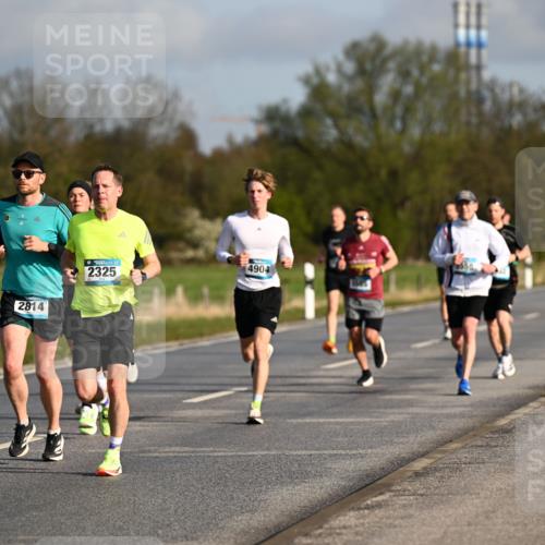 12.04.2026 - 45. Internationalen Wilhelmsburger Insellauf Dr. Thomas Lammeyer http://msf.ph/oto/9432262 12.04.2026 09:14:24 Laufen 2814, 2325, 4904 meine-sportfotos.de