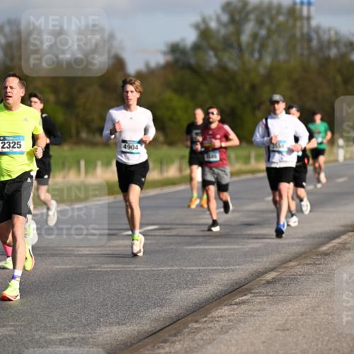 12.04.2026 - 45. Internationalen Wilhelmsburger Insellauf Dr. Thomas Lammeyer http://msf.ph/oto/9432265 12.04.2026 09:14:25 Laufen 2814, 2325, 4904 meine-sportfotos.de