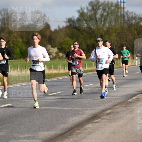 12.04.2026 - 45. Internationalen Wilhelmsburger Insellauf Dr. Thomas Lammeyer http://msf.ph/oto/9432267 12.04.2026 09:14:25 Laufen 2325, 284, 3778, 5585, 4904, 1, 3558, 5812, 4467 meine-sportfotos.de