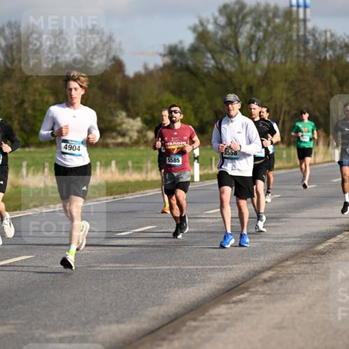 12.04.2026 - 45. Internationalen Wilhelmsburger Insellauf Dr. Thomas Lammeyer http://msf.ph/oto/9432269 12.04.2026 09:14:26 Laufen 2284, 3778, 4904, 5585, 3558, 5812 meine-sportfotos.de
