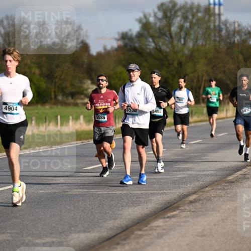 12.04.2026 - 45. Internationalen Wilhelmsburger Insellauf Dr. Thomas Lammeyer http://msf.ph/oto/9432274 12.04.2026 09:14:26 Laufen 4904, 3778, 3558, 5492, 5585, 3905, 1761709, 5812, 4467 meine-sportfotos.de
