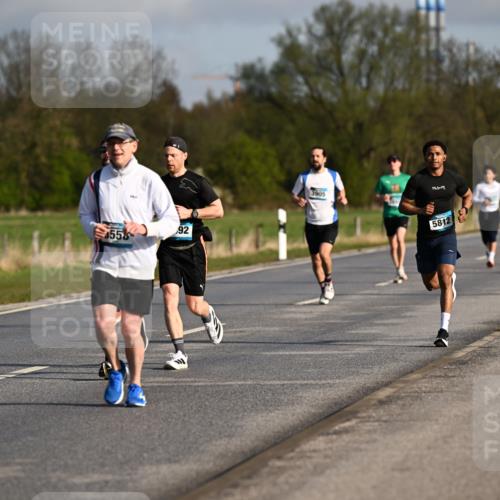 12.04.2026 - 45. Internationalen Wilhelmsburger Insellauf Dr. Thomas Lammeyer http://msf.ph/oto/9432280 12.04.2026 09:14:28 Laufen 558, 92, 3905, 1, 617009, 5812 meine-sportfotos.de