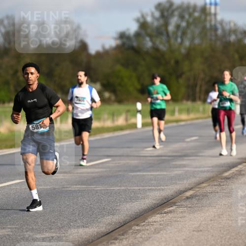 12.04.2026 - 45. Internationalen Wilhelmsburger Insellauf Dr. Thomas Lammeyer http://msf.ph/oto/9432297 12.04.2026 09:14:30 Laufen 5804, 1, 581 meine-sportfotos.de