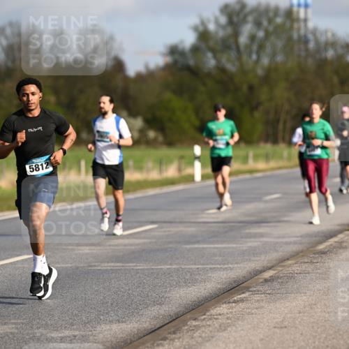 12.04.2026 - 45. Internationalen Wilhelmsburger Insellauf Dr. Thomas Lammeyer http://msf.ph/oto/9432298 12.04.2026 09:14:30 Laufen 1, 5812 meine-sportfotos.de