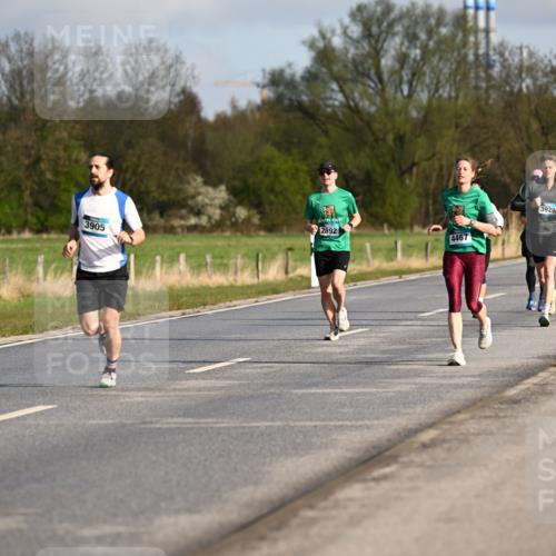 12.04.2026 - 45. Internationalen Wilhelmsburger Insellauf Dr. Thomas Lammeyer http://msf.ph/oto/9432302 12.04.2026 09:14:31 Laufen 3905, 2892, 4467, 3929 meine-sportfotos.de