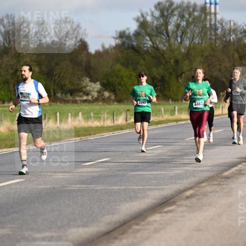 12.04.2026 - 45. Internationalen Wilhelmsburger Insellauf Dr. Thomas Lammeyer http://msf.ph/oto/9432304 12.04.2026 09:14:31 Laufen 3905, 2892, 4467, 3929 meine-sportfotos.de