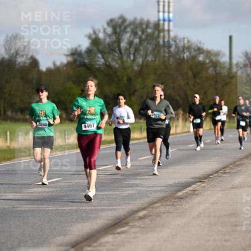 12.04.2026 - 45. Internationalen Wilhelmsburger Insellauf Dr. Thomas Lammeyer http://msf.ph/oto/9432316 12.04.2026 09:14:33 Laufen 2892, 4467, 3929 meine-sportfotos.de