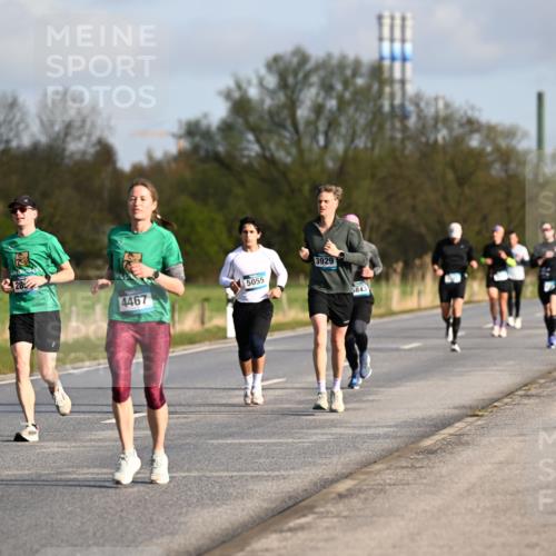 12.04.2026 - 45. Internationalen Wilhelmsburger Insellauf Dr. Thomas Lammeyer http://msf.ph/oto/9432322 12.04.2026 09:14:34 Laufen 28, 4467, 5055, 3929, 5843 meine-sportfotos.de