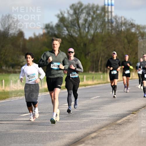 12.04.2026 - 45. Internationalen Wilhelmsburger Insellauf Dr. Thomas Lammeyer http://msf.ph/oto/9432328 12.04.2026 09:14:36 Laufen 5055, 3929, 5843, 3141 meine-sportfotos.de
