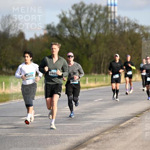 12.04.2026 - 45. Internationalen Wilhelmsburger Insellauf Dr. Thomas Lammeyer http://msf.ph/oto/9432329 12.04.2026 09:14:36 Laufen 5055, 3929, 5843, 3141 meine-sportfotos.de
