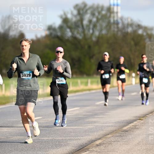 12.04.2026 - 45. Internationalen Wilhelmsburger Insellauf Dr. Thomas Lammeyer http://msf.ph/oto/9432335 12.04.2026 09:14:37 Laufen 5055, 3929, 5843 meine-sportfotos.de
