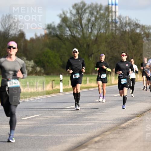12.04.2026 - 45. Internationalen Wilhelmsburger Insellauf Dr. Thomas Lammeyer http://msf.ph/oto/9432346 12.04.2026 09:14:39 Laufen 5843, 3141, 5415, 2831, 432 meine-sportfotos.de