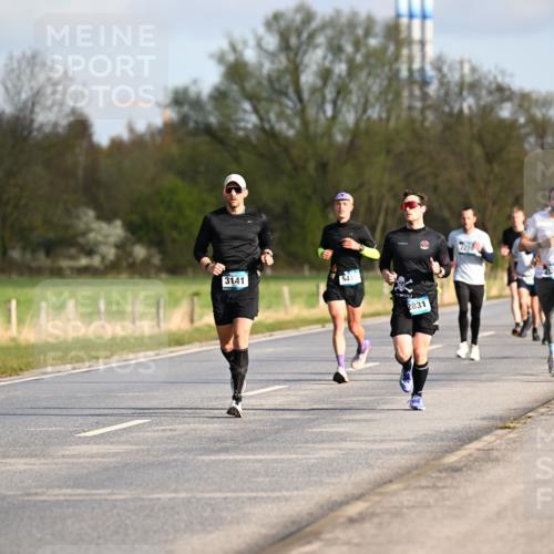 12.04.2026 - 45. Internationalen Wilhelmsburger Insellauf Dr. Thomas Lammeyer http://msf.ph/oto/9432352 12.04.2026 09:14:40 Laufen 584, 3141, 5415, 2831, 2278 meine-sportfotos.de