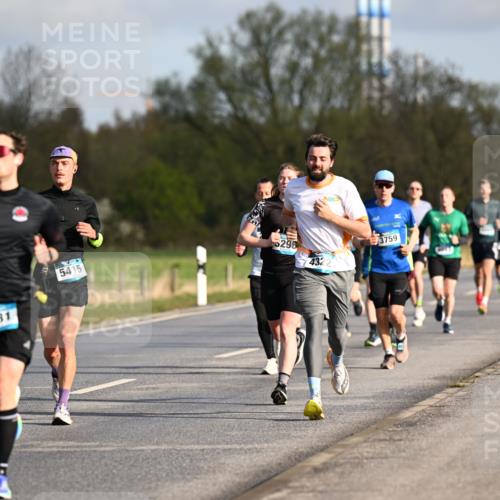 12.04.2026 - 45. Internationalen Wilhelmsburger Insellauf Dr. Thomas Lammeyer http://msf.ph/oto/9432378 12.04.2026 09:14:45 Laufen 2831, 5415, 5298, 432, 3759 meine-sportfotos.de
