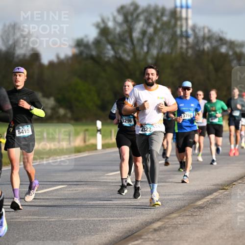 12.04.2026 - 45. Internationalen Wilhelmsburger Insellauf Dr. Thomas Lammeyer http://msf.ph/oto/9432380 12.04.2026 09:14:45 Laufen 2831, 3296, 5415, 4322, 3759 meine-sportfotos.de