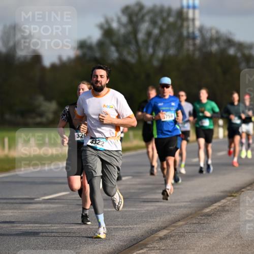 12.04.2026 - 45. Internationalen Wilhelmsburger Insellauf Dr. Thomas Lammeyer http://msf.ph/oto/9432390 12.04.2026 09:14:47 Laufen 5415, 329, 432 meine-sportfotos.de