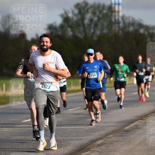 12.04.2026 - 45. Internationalen Wilhelmsburger Insellauf Dr. Thomas Lammeyer http://msf.ph/oto/9432393 12.04.2026 09:14:47 Laufen 320, 4322, 3759 meine-sportfotos.de