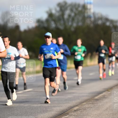 12.04.2026 - 45. Internationalen Wilhelmsburger Insellauf Dr. Thomas Lammeyer http://msf.ph/oto/9432400 12.04.2026 09:14:49 Laufen 4322 meine-sportfotos.de