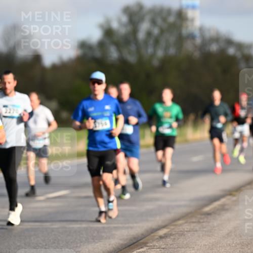 12.04.2026 - 45. Internationalen Wilhelmsburger Insellauf Dr. Thomas Lammeyer http://msf.ph/oto/9432401 12.04.2026 09:14:49 Laufen 4322, 3270 meine-sportfotos.de