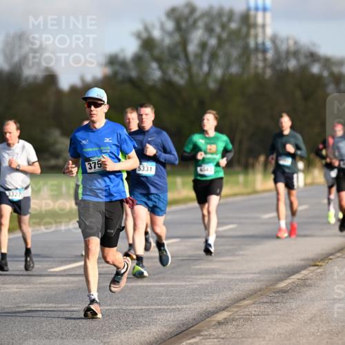 12.04.2026 - 45. Internationalen Wilhelmsburger Insellauf Dr. Thomas Lammeyer http://msf.ph/oto/9432404 12.04.2026 09:14:49 Laufen 2270, 2018, 3327, 375, 5331, 4543 meine-sportfotos.de
