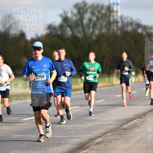 12.04.2026 - 45. Internationalen Wilhelmsburger Insellauf Dr. Thomas Lammeyer http://msf.ph/oto/9432405 12.04.2026 09:14:49 Laufen 2270, 2016, 3327, 3759, 5331 meine-sportfotos.de