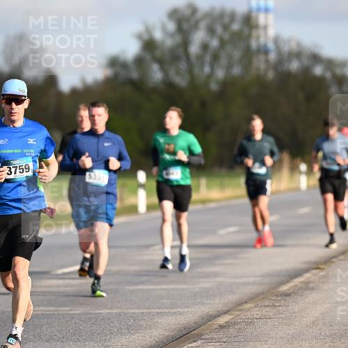 12.04.2026 - 45. Internationalen Wilhelmsburger Insellauf Dr. Thomas Lammeyer http://msf.ph/oto/9432412 12.04.2026 09:14:50 Laufen 2016, 3759, 5331 meine-sportfotos.de