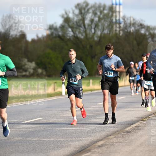 12.04.2026 - 45. Internationalen Wilhelmsburger Insellauf Dr. Thomas Lammeyer http://msf.ph/oto/9432431 12.04.2026 09:14:53 Laufen 4043, 4883, 4884, 4829 meine-sportfotos.de