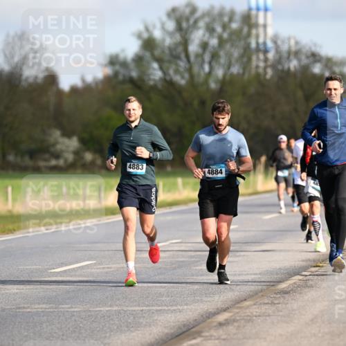 12.04.2026 - 45. Internationalen Wilhelmsburger Insellauf Dr. Thomas Lammeyer http://msf.ph/oto/9432436 12.04.2026 09:14:54 Laufen 4043, 4883, 4884, 48 meine-sportfotos.de