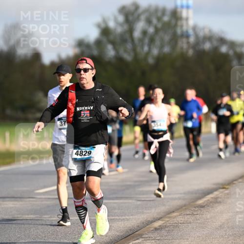 12.04.2026 - 45. Internationalen Wilhelmsburger Insellauf Dr. Thomas Lammeyer http://msf.ph/oto/9432471 12.04.2026 09:15:00 Laufen 37, 4829 meine-sportfotos.de