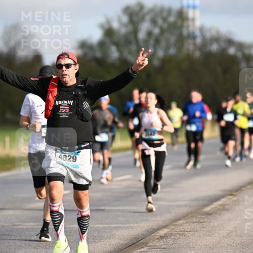 12.04.2026 - 45. Internationalen Wilhelmsburger Insellauf Dr. Thomas Lammeyer http://msf.ph/oto/9432474 12.04.2026 09:15:00 Laufen 4829 meine-sportfotos.de