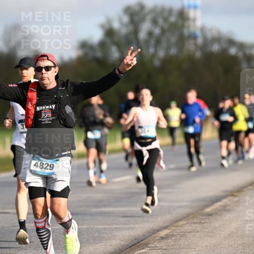 12.04.2026 - 45. Internationalen Wilhelmsburger Insellauf Dr. Thomas Lammeyer http://msf.ph/oto/9432476 12.04.2026 09:15:00 Laufen 3, 4829 meine-sportfotos.de