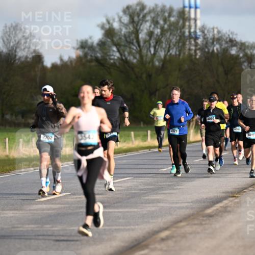 12.04.2026 - 45. Internationalen Wilhelmsburger Insellauf Dr. Thomas Lammeyer http://msf.ph/oto/9432484 12.04.2026 09:15:02 Laufen 2702, 53, 4521, 4050, 4000, 3447, 3605, 238, 193 meine-sportfotos.de