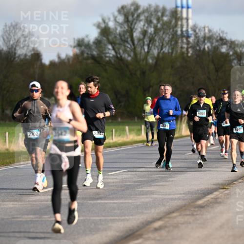 12.04.2026 - 45. Internationalen Wilhelmsburger Insellauf Dr. Thomas Lammeyer http://msf.ph/oto/9432485 12.04.2026 09:15:02 Laufen 2702, 5344, 4521, 4050, 3238, 1492, 3447, 3605, 3144 meine-sportfotos.de