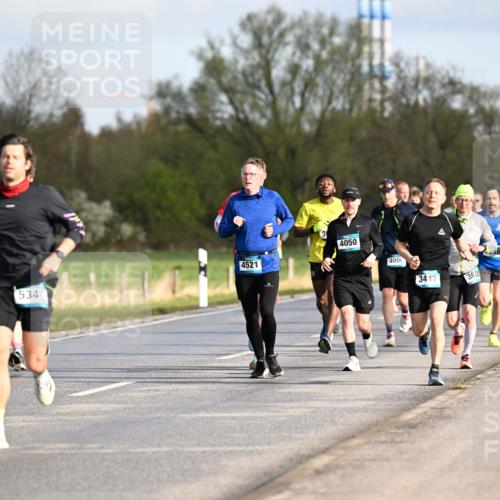 12.04.2026 - 45. Internationalen Wilhelmsburger Insellauf Dr. Thomas Lammeyer http://msf.ph/oto/9432500 12.04.2026 09:15:04 Laufen 4521, 534, 3, 4050, 4000, 3447, 3605, 493, 144 meine-sportfotos.de