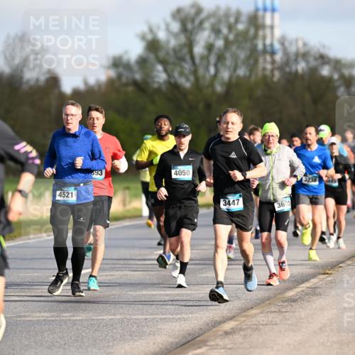 12.04.2026 - 45. Internationalen Wilhelmsburger Insellauf Dr. Thomas Lammeyer http://msf.ph/oto/9432514 12.04.2026 09:15:07 Laufen 4521, 93, 4050, 3447, 3605, 3238, 3144 meine-sportfotos.de
