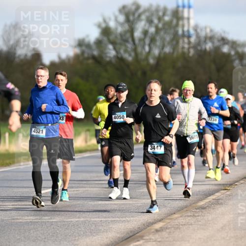 12.04.2026 - 45. Internationalen Wilhelmsburger Insellauf Dr. Thomas Lammeyer http://msf.ph/oto/9432515 12.04.2026 09:15:07 Laufen 4521, 93, 4050, 3447, 3605, 3238, 3144 meine-sportfotos.de