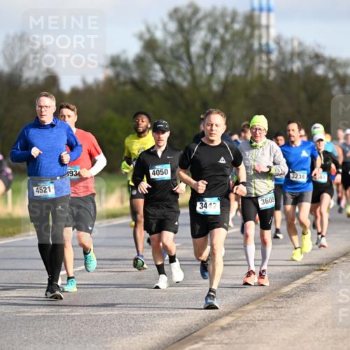12.04.2026 - 45. Internationalen Wilhelmsburger Insellauf Dr. Thomas Lammeyer http://msf.ph/oto/9432517 12.04.2026 09:15:07 Laufen 4521, 393, 4050, 3447, 3605, 3238, 3144 meine-sportfotos.de