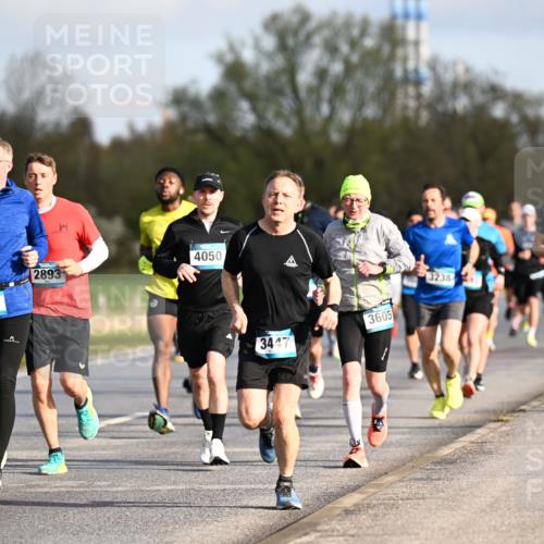 12.04.2026 - 45. Internationalen Wilhelmsburger Insellauf Dr. Thomas Lammeyer http://msf.ph/oto/9432521 12.04.2026 09:15:08 Laufen 4521, 2893, 4050, 3605, 3447, 3238, 3144 meine-sportfotos.de
