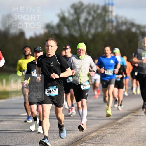 12.04.2026 - 45. Internationalen Wilhelmsburger Insellauf Dr. Thomas Lammeyer http://msf.ph/oto/9432526 12.04.2026 09:15:09 Laufen 2893, 40, 3447, 3605 meine-sportfotos.de