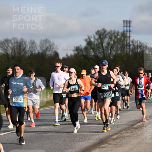 12.04.2026 - 45. Internationalen Wilhelmsburger Insellauf Dr. Thomas Lammeyer http://msf.ph/oto/9432559 12.04.2026 09:15:15 Laufen 44, 69, 5767, 4163, 5708, 5042 meine-sportfotos.de