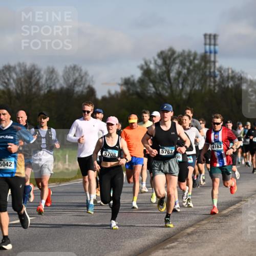 12.04.2026 - 45. Internationalen Wilhelmsburger Insellauf Dr. Thomas Lammeyer http://msf.ph/oto/9432561 12.04.2026 09:15:15 Laufen 5708, 493, 5042, 5767, 65, 66, 4163 meine-sportfotos.de
