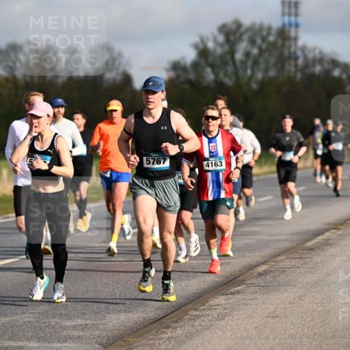 12.04.2026 - 45. Internationalen Wilhelmsburger Insellauf Dr. Thomas Lammeyer http://msf.ph/oto/9432570 12.04.2026 09:15:17 Laufen 5534, 5767, 06, 4163 meine-sportfotos.de