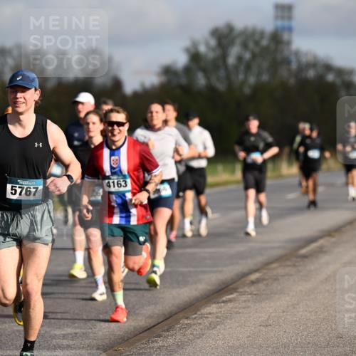 12.04.2026 - 45. Internationalen Wilhelmsburger Insellauf Dr. Thomas Lammeyer http://msf.ph/oto/9432577 12.04.2026 09:15:18 Laufen 54, 5767, 4163 meine-sportfotos.de
