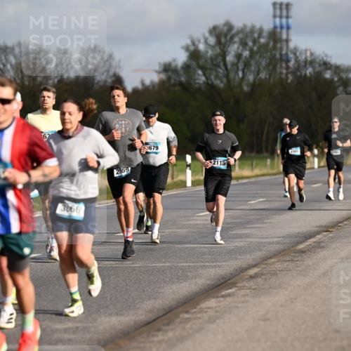 12.04.2026 - 45. Internationalen Wilhelmsburger Insellauf Dr. Thomas Lammeyer http://msf.ph/oto/9432583 12.04.2026 09:15:19 Laufen 63, 4164, 3066, 2559, 679, 4980, 4329, 2115 meine-sportfotos.de