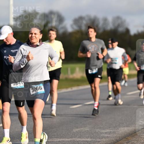 12.04.2026 - 45. Internationalen Wilhelmsburger Insellauf Dr. Thomas Lammeyer http://msf.ph/oto/9432591 12.04.2026 09:15:21 Laufen 3065, 3641, 3066 meine-sportfotos.de