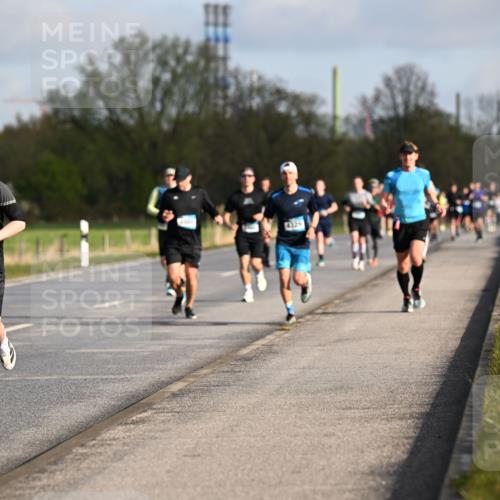 12.04.2026 - 45. Internationalen Wilhelmsburger Insellauf Dr. Thomas Lammeyer http://msf.ph/oto/9432595 12.04.2026 09:15:22 Laufen 13760, 2, 4329 meine-sportfotos.de